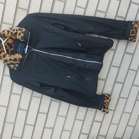 Leopard/black 🧥 - Picture 2 of 9